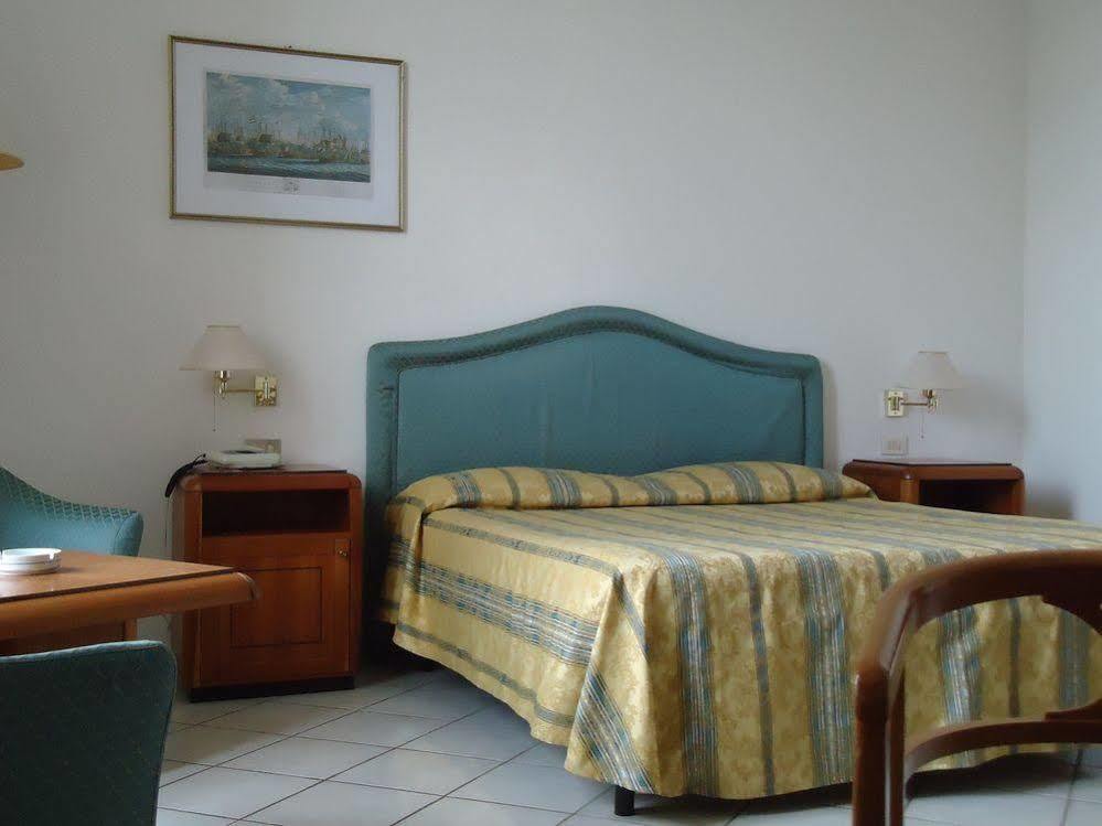 Albergo Roma Casciana Terme Buitenkant foto